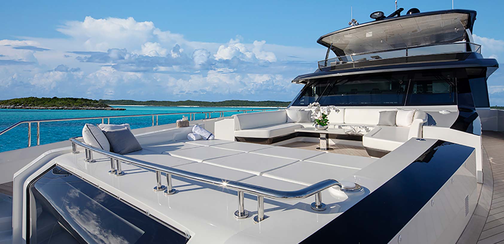 Yacht ZIGGY, Ocean Alexander 35R CHARTERWORLD Luxury Superyacht Charters